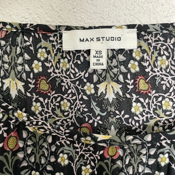 Max Studio Wildflower Floral Black Base Long Sleeve Blouse XS - Picture 2 of 6
